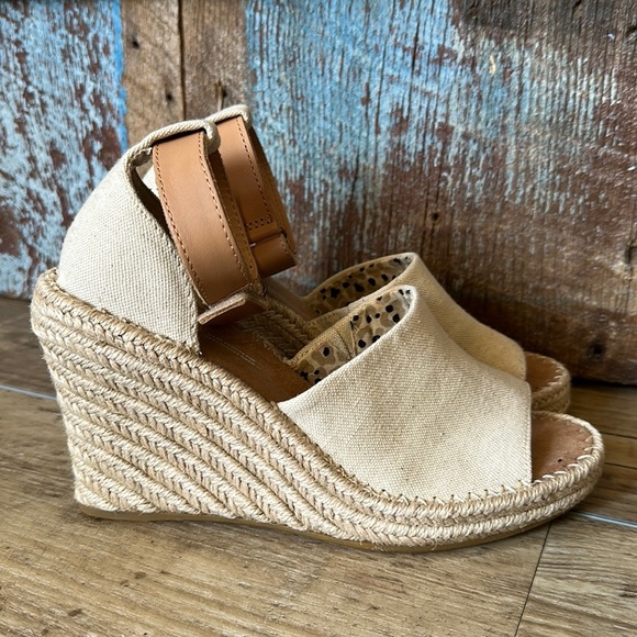 Toms Tan Wedge Sandals - Picture 1 of 11